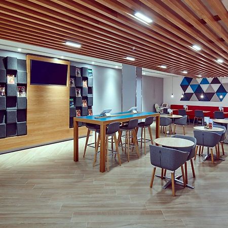 Holiday Inn Express Гибралтар Экстерьер фото